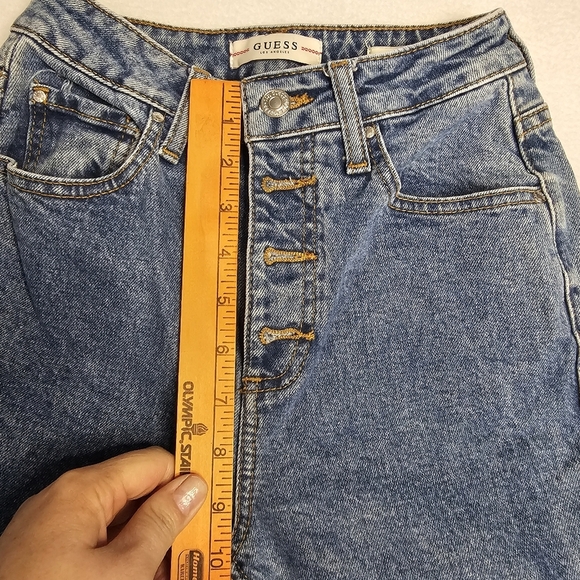 Vintage Guess 90s skinny light wash jeans - Picture 11 of 14